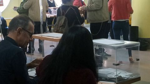 Un colegio electoral en Oviedo