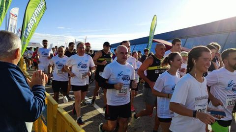 M�s de dos mil personas participan en Oviedo en la VI Carrera HUCA Mu�vete por la Salud