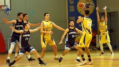 Imagen del partido entre el Berberecho y el Cambre.