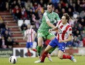 Font, en el partido contra el Sporting en la imagen, podr�a ser una de las alternativas en el eje.