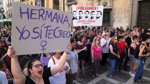 Concentraci�n en Granada contra la libertad provisional de La Manada
