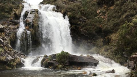 Fervenza da Xestosa, entre Muras y Ourol.