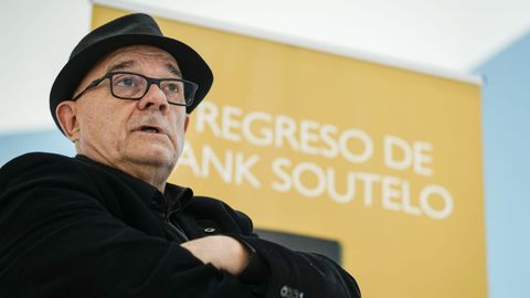 O escritor Miguel Anxo Fern&aacute;ndez.