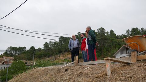 El alcalde de Barbadás, Xosé Carlos Valcárcel (izquierda) visitó las obras