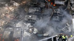 Destrucci�n en las calles de Beirut (L�bano) tras un bombardeo israel�.