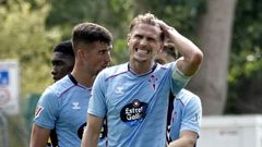 Carl Starfelt, lament�ndose durante un partido del Celta esta temporada.