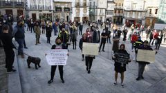 Ms gente que el sbado particip este jueves en la concentracin de protesta por la grave situacin de la hostelera