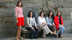 La nueva directiva de AMIT Galicia, con Carmen Martínez, la presidenta, en el centro