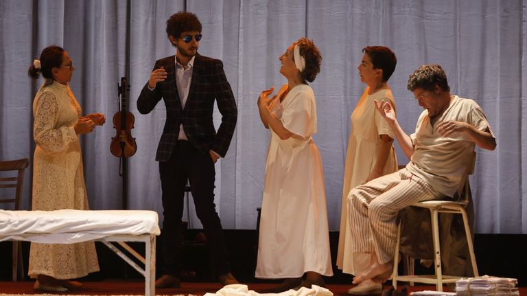 Un momento da representaci�n da obra �A metamorfose�, da compa��a Sarabela, que forma parte da programaci�n teatral de Monforte