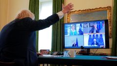 Boris Johnson gesticula durante la videollamada con Bruselas