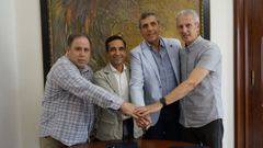 De izquierda a derecha, en la foto, durante la presentaci�n de la Copa Galicia de Baloncesto: Santi Rey, Jos� Manuel Rey, Julio Bern�rdez y Ricardo Aldrey.