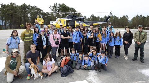 El grupo inició la jornada en la base de helicópteros de la Xunta