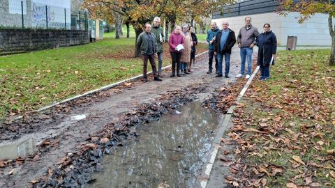 Algunos de los impulsores de la recogida de firmas para pedir mejoras en el parque Pablo Iglesias.