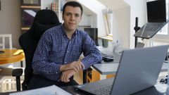 retornados.De Buenos Aires: Ignacio Esp�sito, de 24 a�os y con abuelos de Zas, vino desde Buenos Aires para trabajar en la consultora Serviguide Tech. Comenz� en junio: �El sector tecnol�gico est� viviendo un auge, no s� cu�nto durar�, pero va a seguir contratando gente�