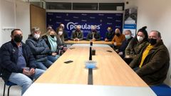 Alfonso Rueda, presidente del PP de Pontevedra, se reuni� con concejales y afiliados de Caldas