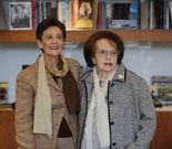 Encarnaci�n Foj�n, 32 a�os de directiva, y �ngela Dieste, cofundadora.