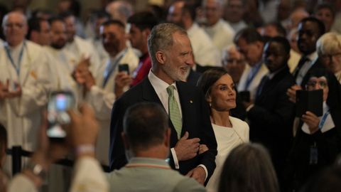 Los reyes de Espa�a, Felipe VI y Letizia, entrando en la Sagrada Familia.