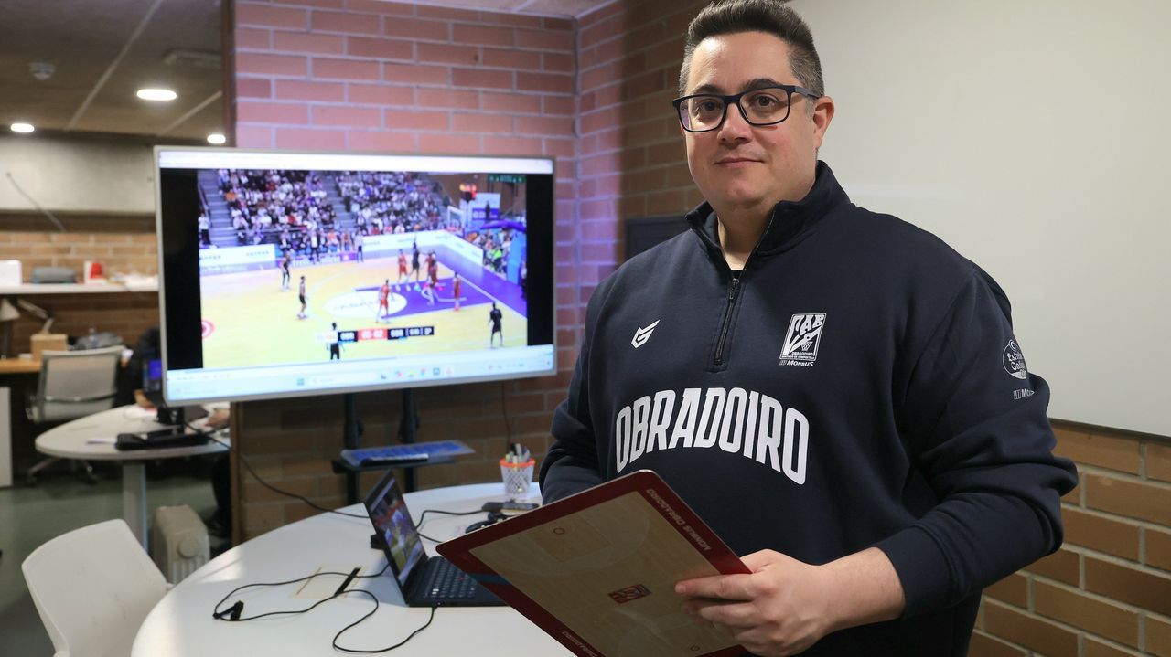 Epi, entrenador del Monbus Obradoiro: «El Leyma Coruña es un martillo pilón que busca desgastar al rival»
