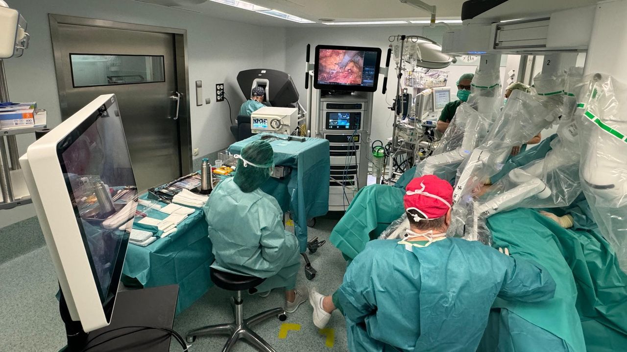 Los deberes del Sergas para este año: ningún paciente esperando más de 12 meses para operarse