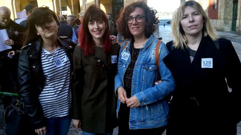 Jana Suárez, a la derecha de la imagen