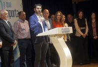 Luis Oujo repas� los logros de este mandato rodeado por los integrantes de su lista. 