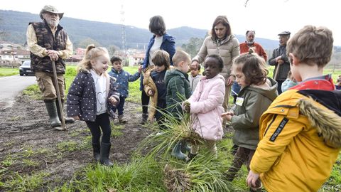 Voz Natura: alumnos del CRA de Vilaboa, con la asociaci�n Vaipolor�o en B�rtola 
