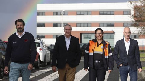 De izquierda a derecha: Marcos Ara�jo, gerente de la Axega; Santiago Villanueva, director xeral de Emerxencias e Interior; Oliva Garc�a, responsable de Protecci�n Civil de Bergondo; y Javier Ca�nzos, alcalde de Curtis; fotografiados en la sede de La Voz