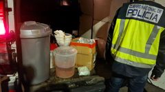 La fugoneta con coca�na rosa, en el momento de ser abordada por agentes de la UDYCO de Pontevedra