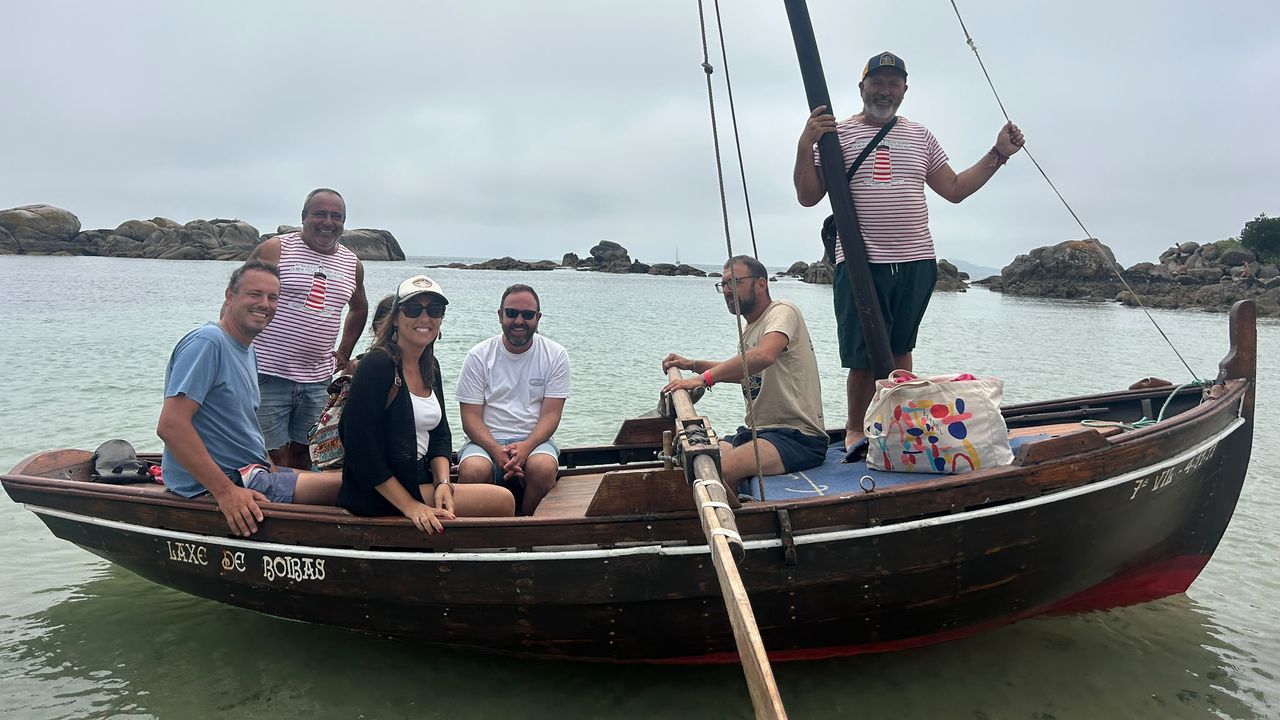 La navegación a vela conquista O Grove: «As dornas levantaron pobos»