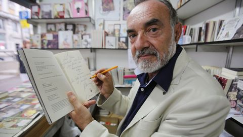 Xavier Seoane en una imagen tomada en la Feria del Libro de A Corua