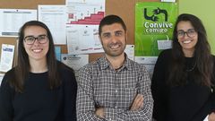 T�cnicos da asociaci�n Arela que desenvolven o programa Convive.comigo