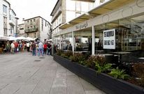 <span lang= es-es >Un local sin continuidad</span>. El Bo gusto, negocio que sustituy� al Pecaditos en el local del antiguo Alameda, cerr� sus puertas d�as atr�s casi sin que los compostelanos aprendieran su nombre. Uno y otro ten�an el mismo promotor, que opt� por poner fin a su aventura hostelera. 