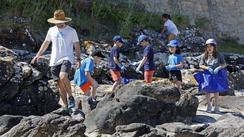 Voz natura, Actividade Voz Natura con CEIP Santa Irene + CEIP Campanario. Limpeza  Playa de Suigrexa (Porto do Son)