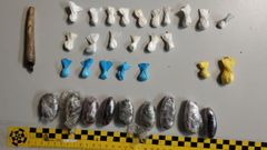 Imagen de la droga aprehendida por la Guardia Civil en una operaci�n contra el narcotr�fico en Barbanza.