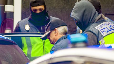 El detenido ten�a material para hacer m�s cartas bomba en su piso de Miranda de Ebro