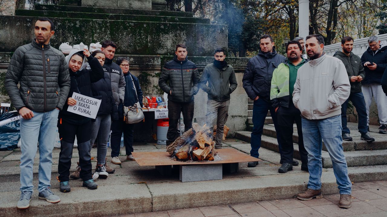 Tercer día de tractorada en Ourense: «Non é agradable, pero imos tomar aquí as uvas»