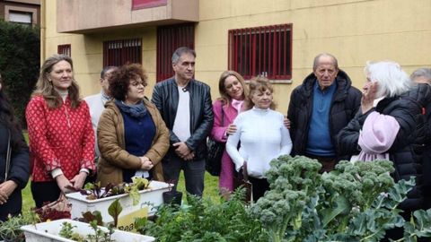 La consejera de Derechos Sociales y Bienestar, Marta del Arco, ha participado hoy en la inauguraci�n de los huertos comunitarios ubicados en los jardines de los Apartamentos Gij�n.