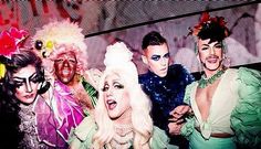Boavila Pride arranc� ayer con un espect�culo de Gloo Gloo Girls y otros artistas en la discoteca Carab�s.