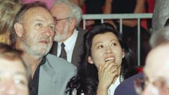 Gene Hackman y Betsy Arakawa, en 1993