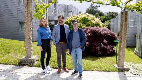 Luc�a Canabal, Vicente G�mez y Francisco Canabal, del Hotel Pazo do R�o, en Oleiros, donde tambi�n est�n completos para el 12 de agosto