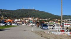 Chequeo en el puerto de o Freixo, Outes.Imagen de archivo del puerto de O Freixo