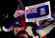 �Brit�nico hasta la m�dula� se lee en el cartel.