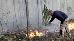 Mira aqu� las im�genes del incendio forestal Rianxo