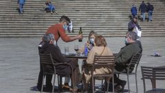 La Policía Local y la Nacional hicieron controles en 41 locales de hostelería de Santiago y todos menos uno cumplían las normas