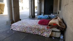 <span lang= gl >Hai indixentes que durmen nos soportais da Praza da Le�a</span>