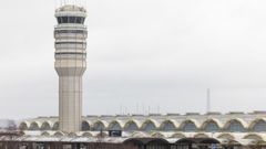 La torre de control del aeropuerto Ronald Reagan, en Washington D. C.