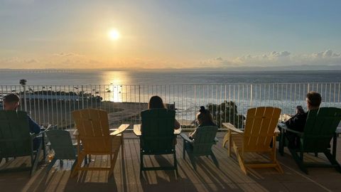 Terraza del hotel Upon Lisboa, en Alcochete, uno de los mejores lugares para ver la puesta de sol