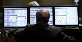 Imagen de esta semana de la Bolsa de Madrid, que ayer se dej� las ganancias acumuladas en los �ltimos d�as.