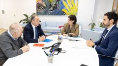 La conselleira de Econom�a, Mar�a Jos� Lorenzana, recibi� al presidente del grupo Ibere�lica, Gregorio �lvarez, en Santiago