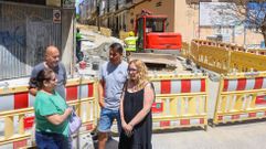 Vecinos del primer tramo de la calle Rubalcava denunciaron a pie de obra los problemas de la reurbanizaci�n.